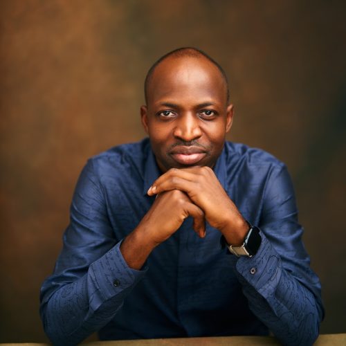 Dunsin Oyekan – Looking To Jesus
