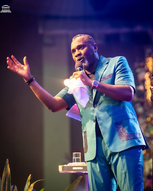 Pastor Chingtok Ishaku - Ran Dan Ubangiji Za Ya Dawo