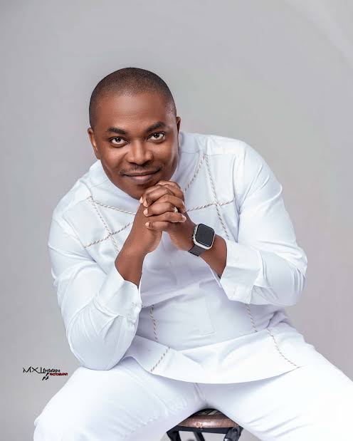 Paul Akadi - Olurapada (The Redeemer)